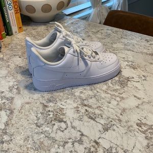 Women’s Nike Air Force 1 *new never worn WITHOUT box*